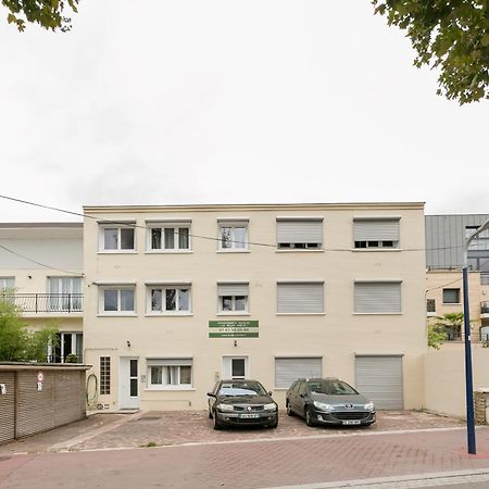 Residence Hotel Le Relais Amelie Кламар Екстериор снимка