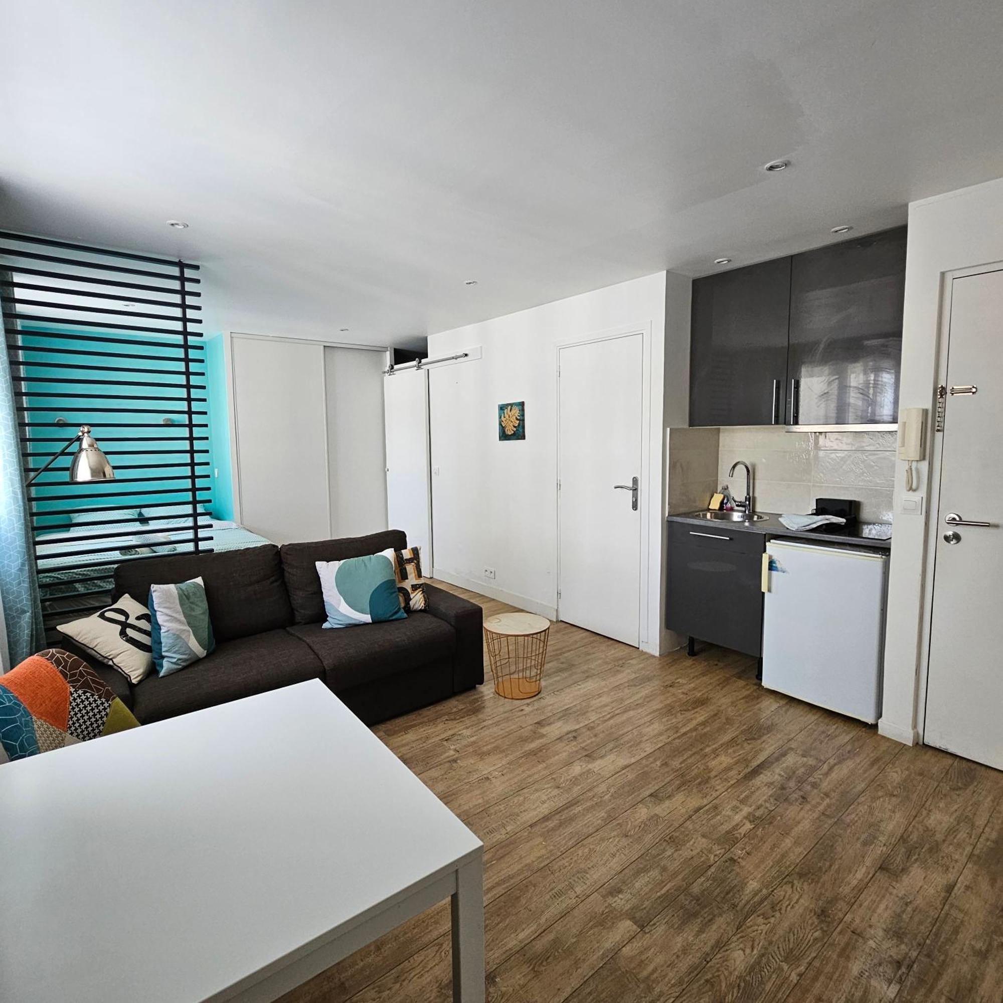 Residence Hotel Le Relais Amelie Кламар Екстериор снимка