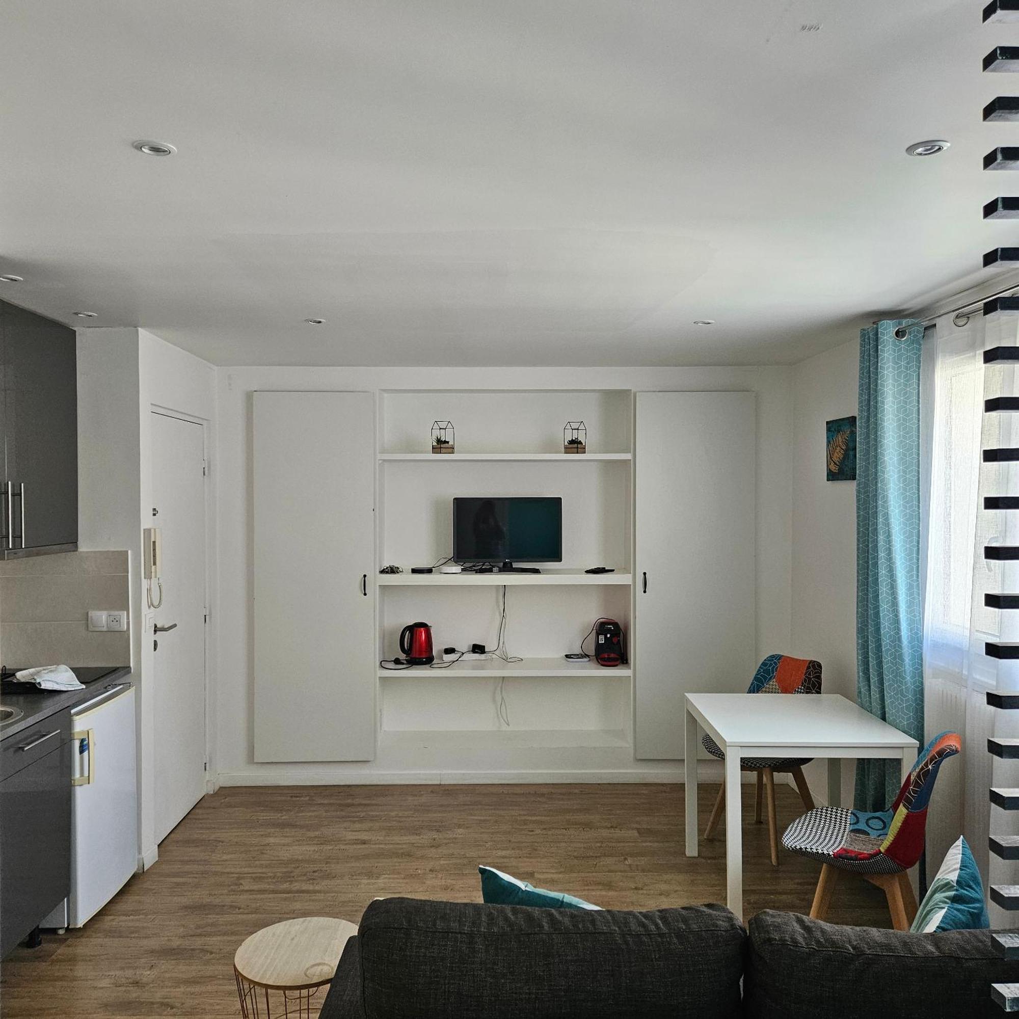 Residence Hotel Le Relais Amelie Кламар Екстериор снимка
