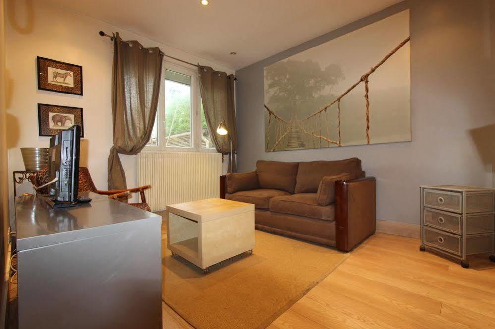 Residence Hotel Le Relais Amelie Кламар Екстериор снимка