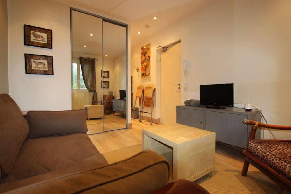 Residence Hotel Le Relais Amelie Кламар Екстериор снимка