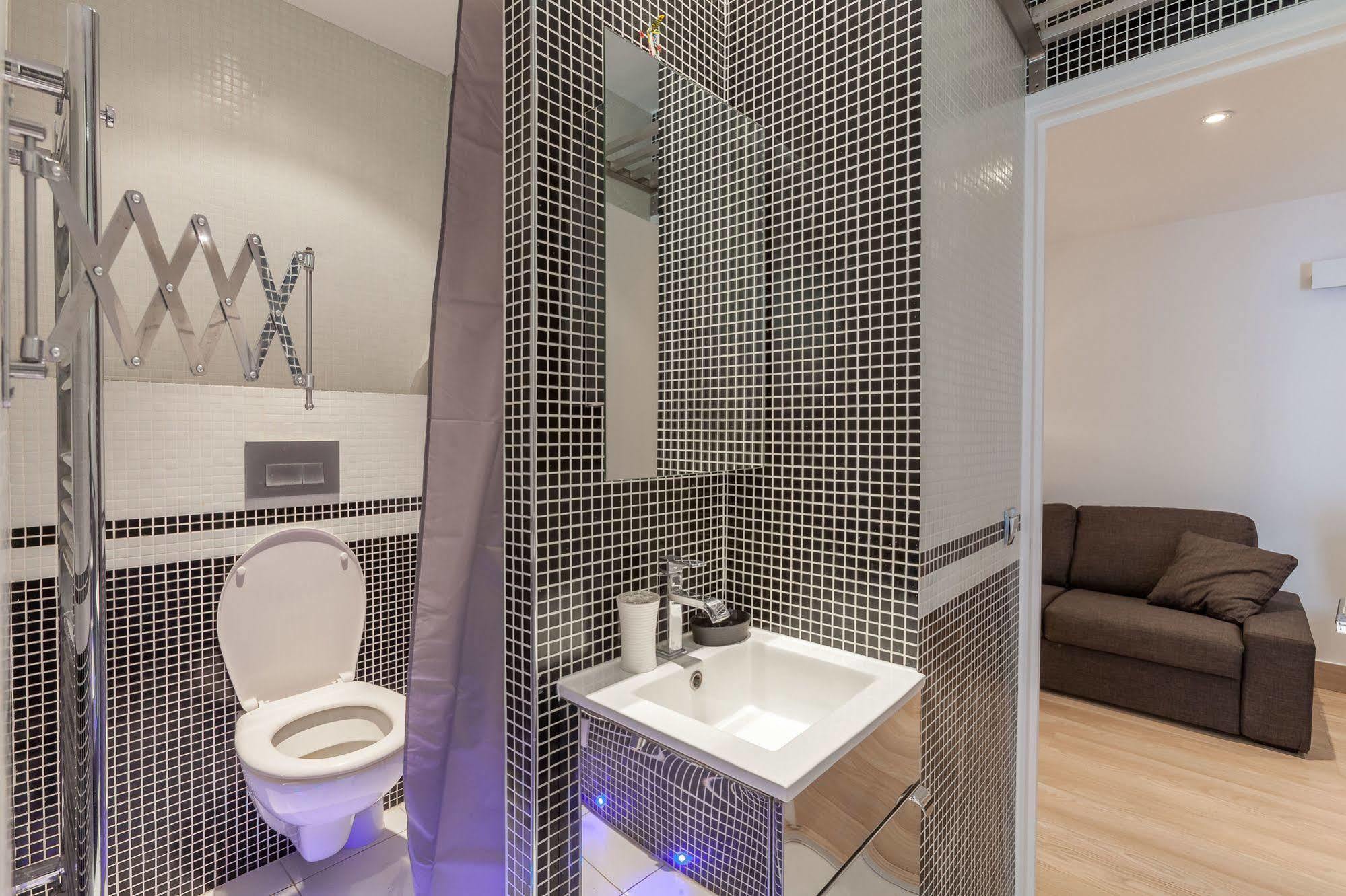 Residence Hotel Le Relais Amelie Кламар Екстериор снимка