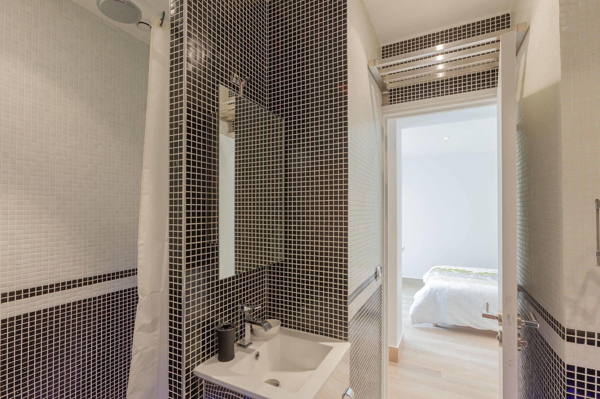 Residence Hotel Le Relais Amelie Кламар Екстериор снимка