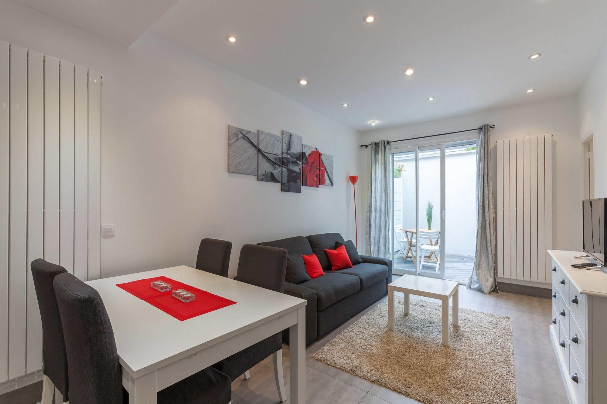 Residence Hotel Le Relais Amelie Кламар Екстериор снимка